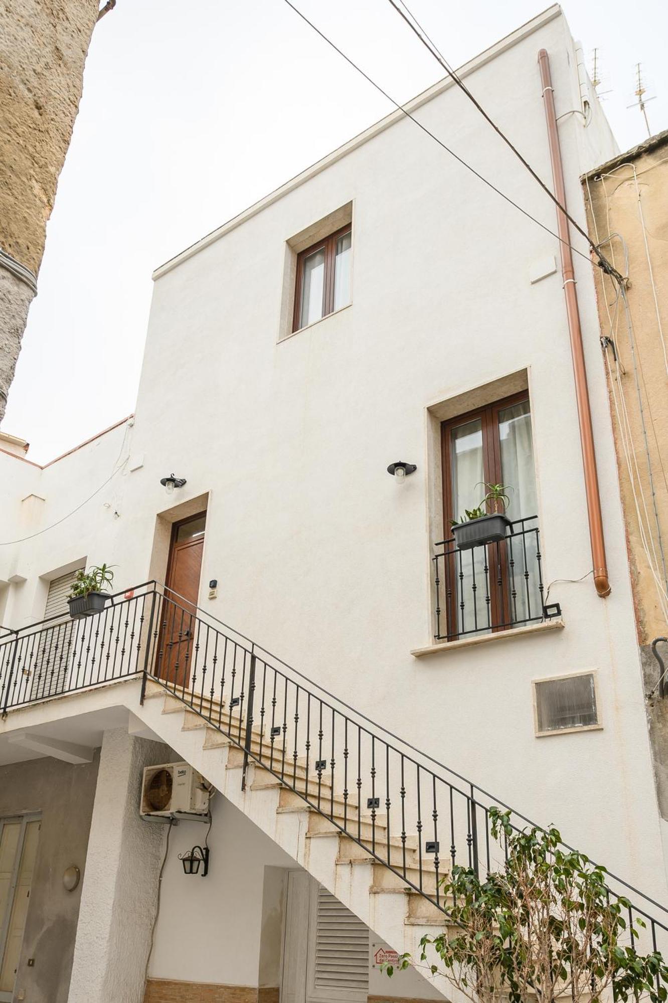 Il Cortile Degli Artisti Bed & Breakfast Marsala Exterior photo
